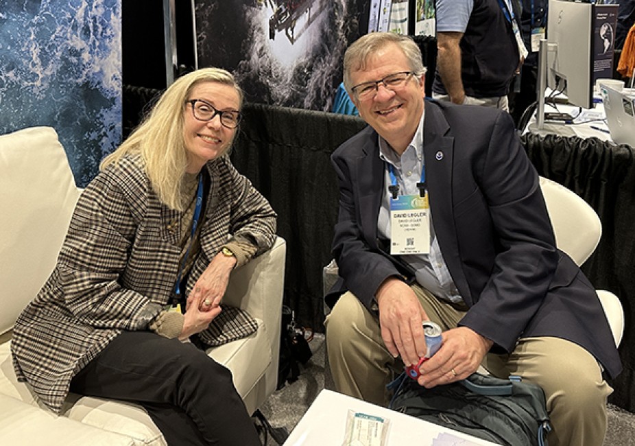 SPS | CPAESS Director Hanne Mauriello enjoys the company and conversation of NOAA’s Director of Global Ocean Monitoring and Observing (GOMO) David Legler.